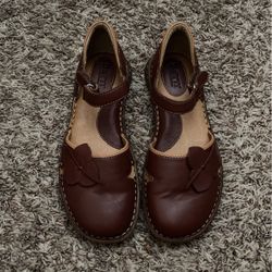 New Women’s Born Shoes Size 7