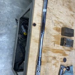 Heavy duty torque wrench