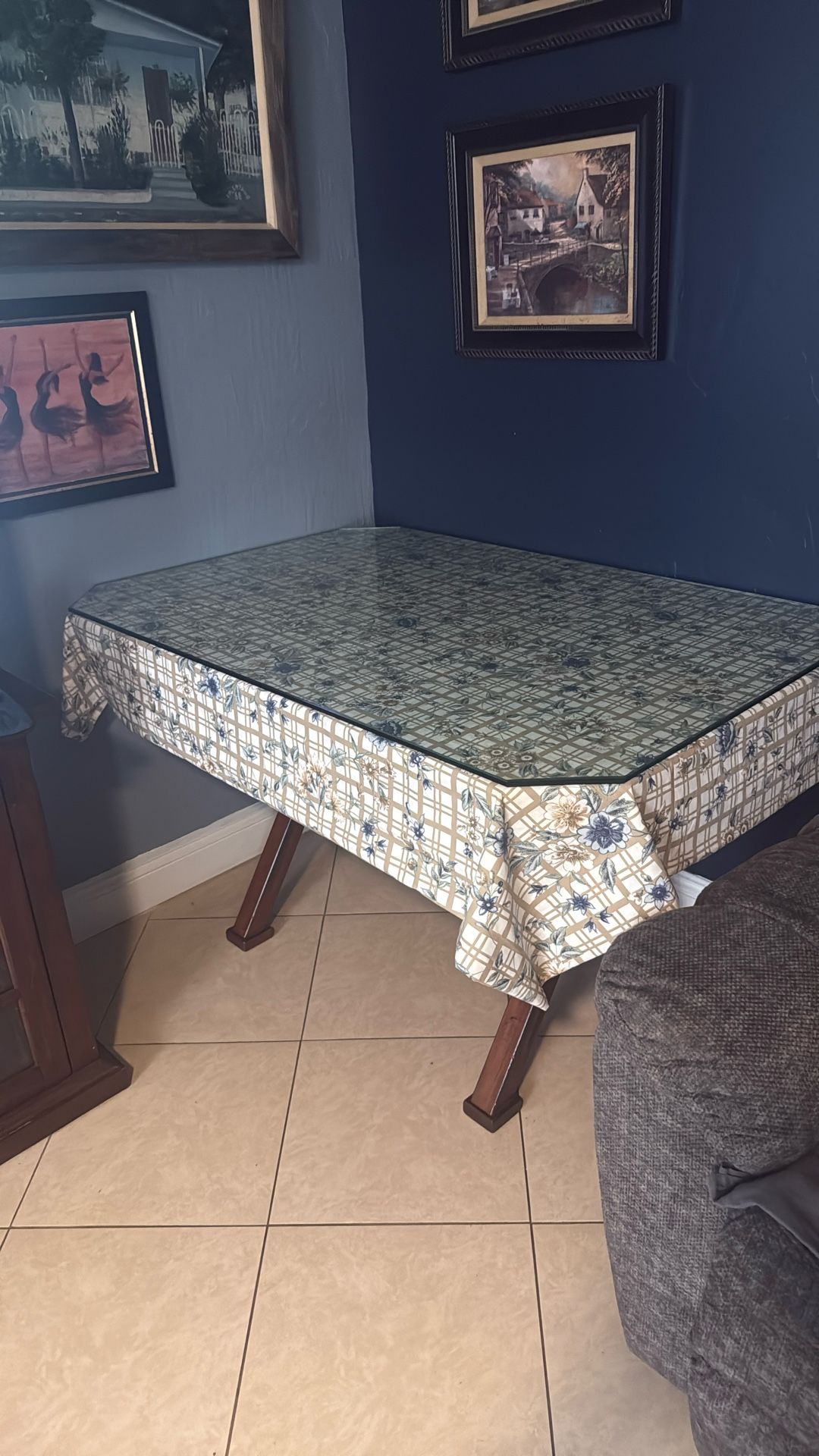 Kitchen Table With Bench 
