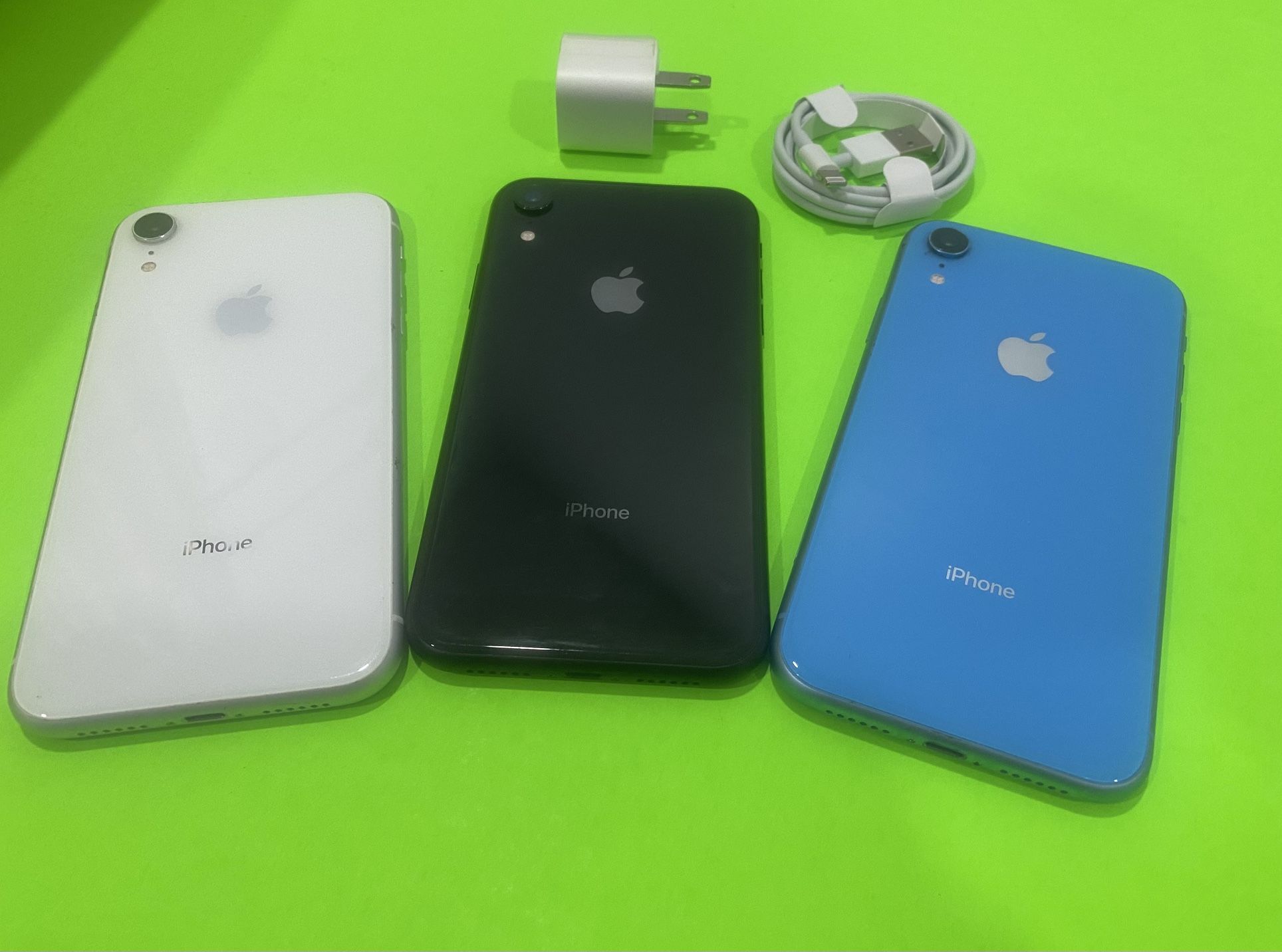 Apple iPhone XR – 64GB – Black – Unlocked – Excellent Condition