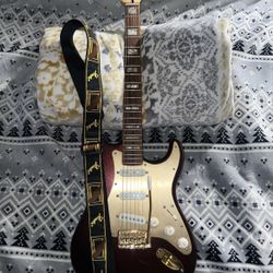 Squier 40th Anniversary Stratocaster Gold Edition Body With Pau Ferro Fender Neck