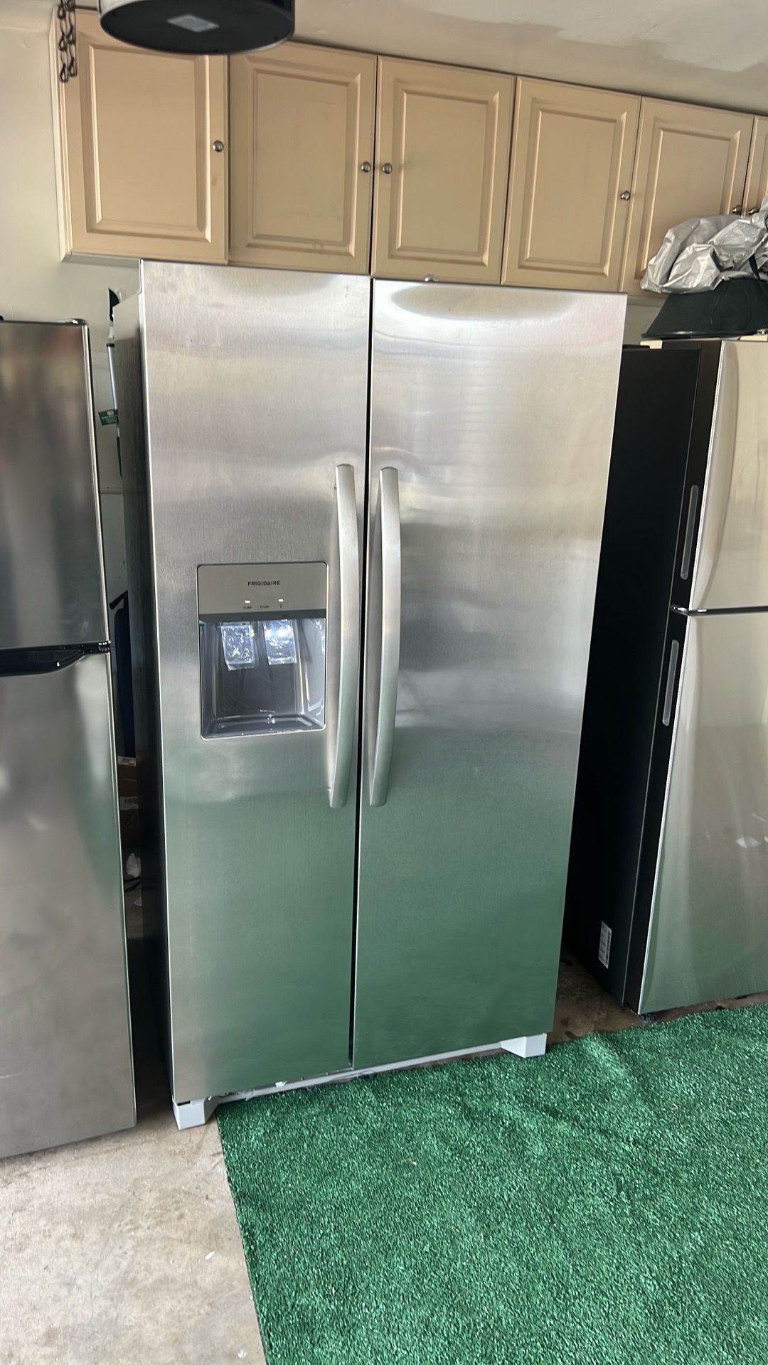 Side by side refrigerator