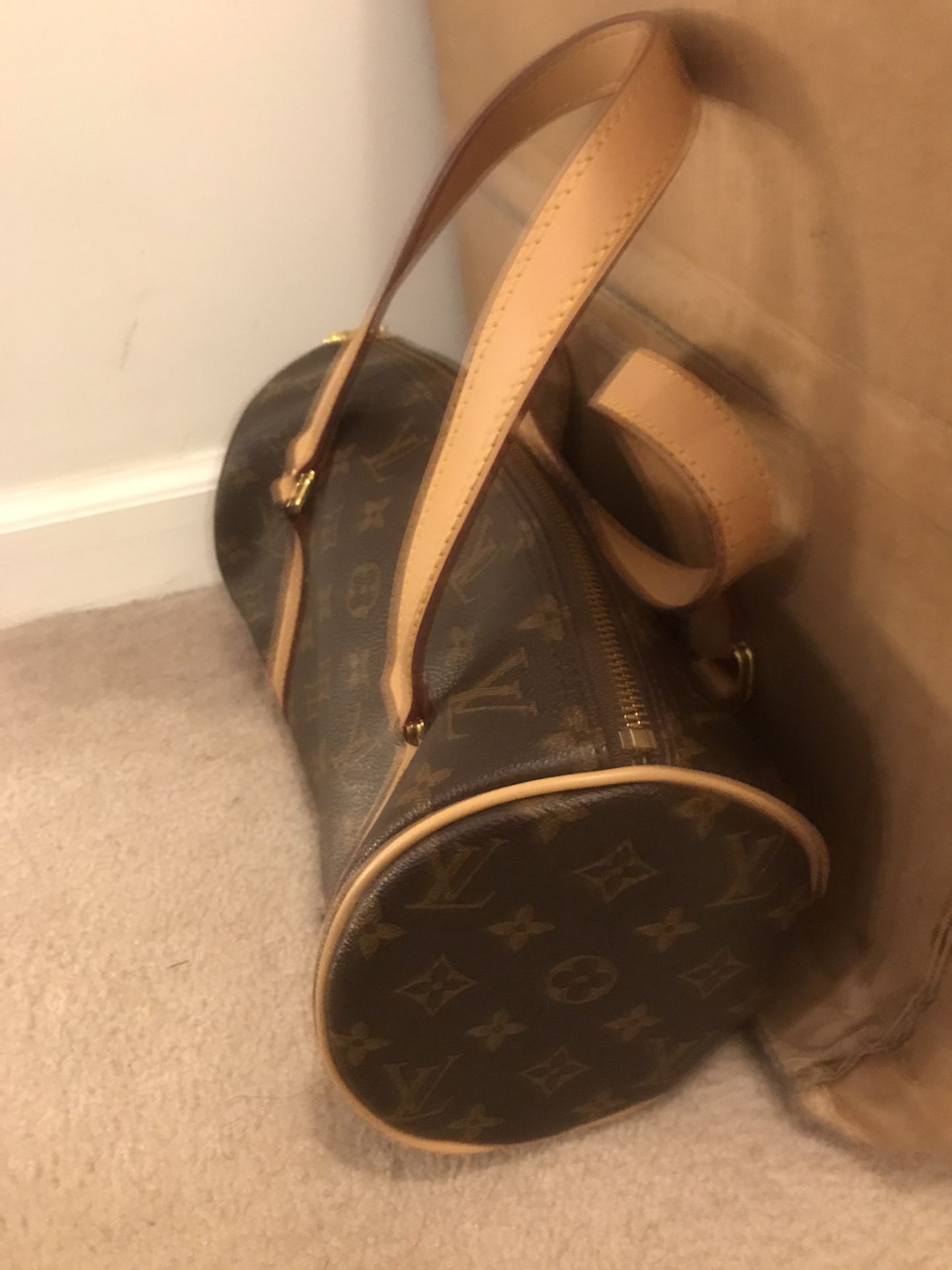 Authentic Louis Vuitton women’s carrying case purse circular LV vintage