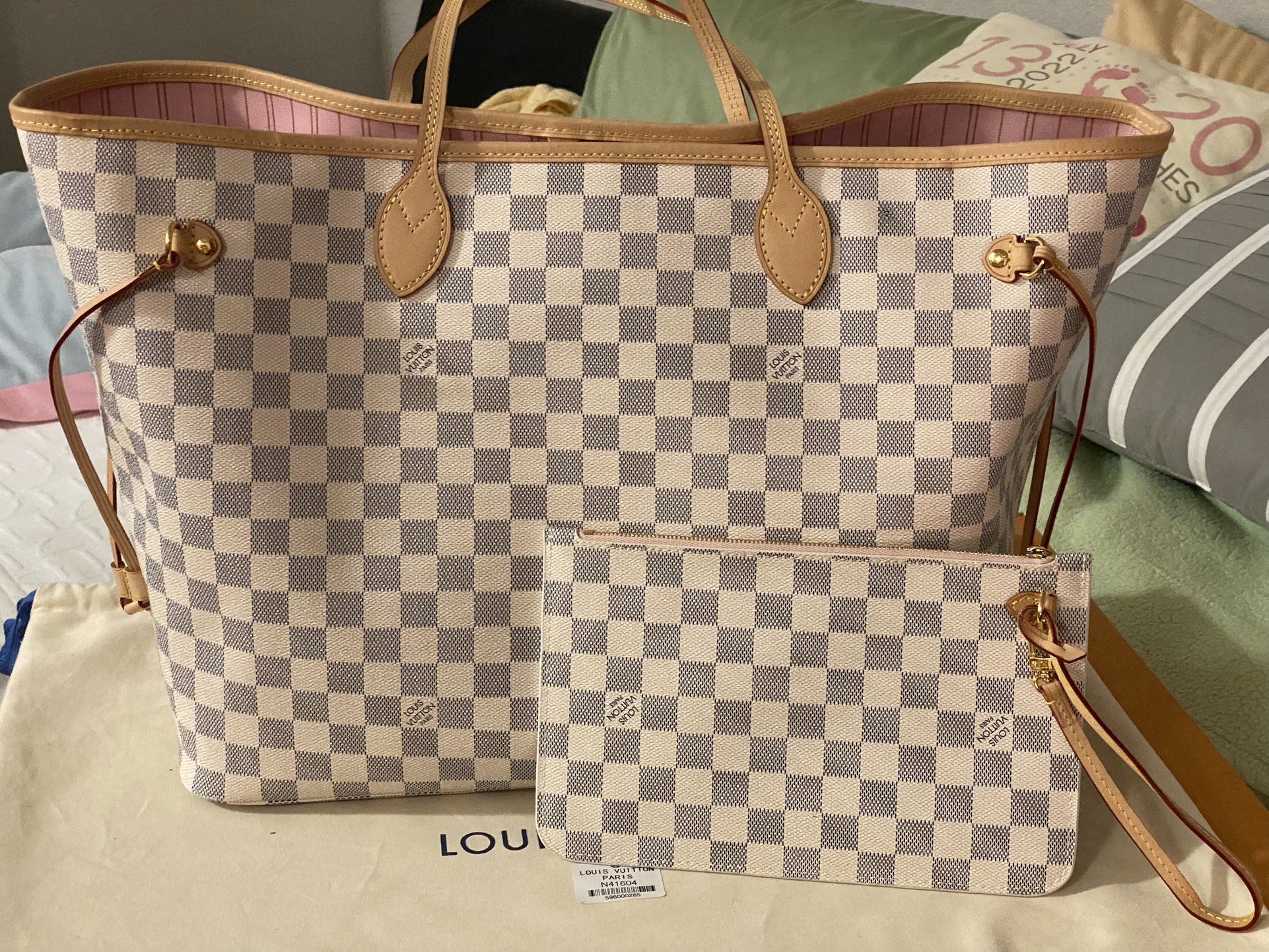 Louis Vuitton Neverfull GM Damier Azur w/ Pouch (Like New)