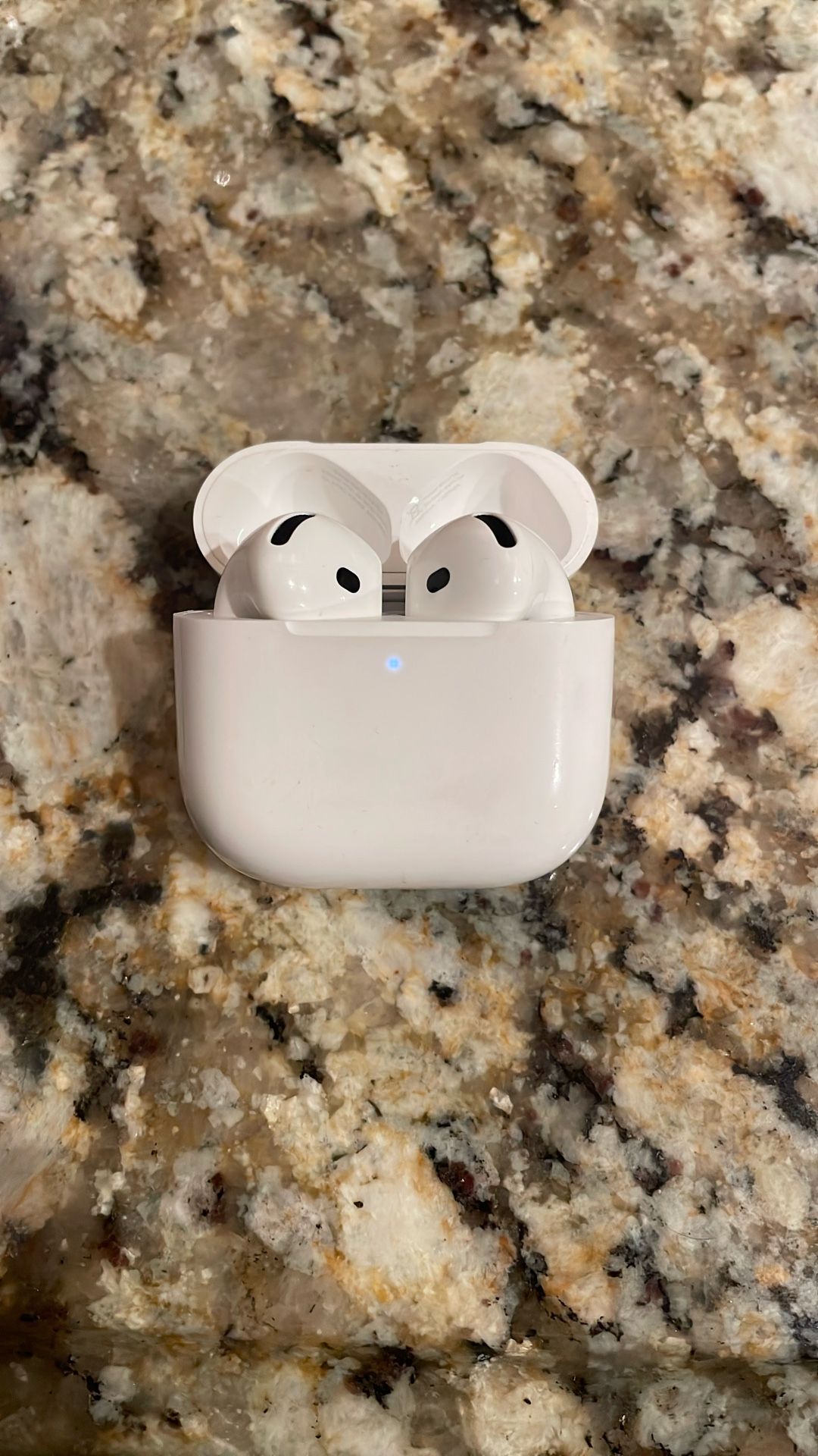 Apple Air POD Gen 4 (noise Canceling)