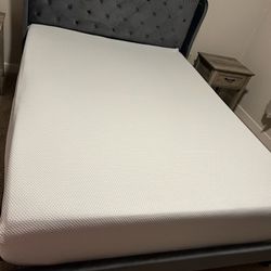 Cooling Gel Memory Foam Mattress with bed frame-Queen