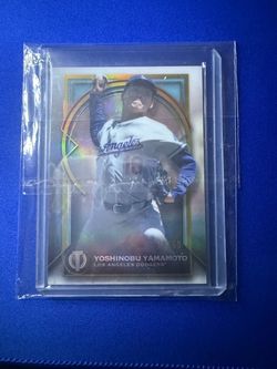 Topps Yoshinobu Yamamoto /50