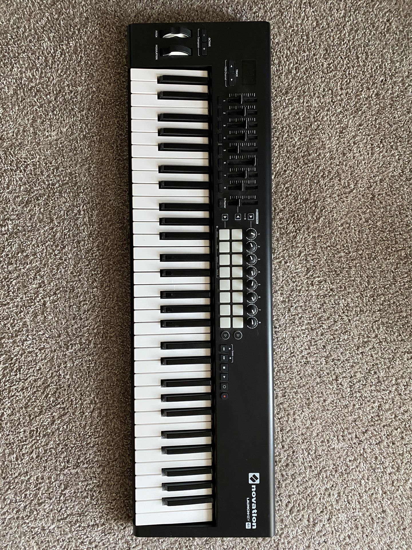 Novation Launchkey 61 Key MIDI Piano Keyboard