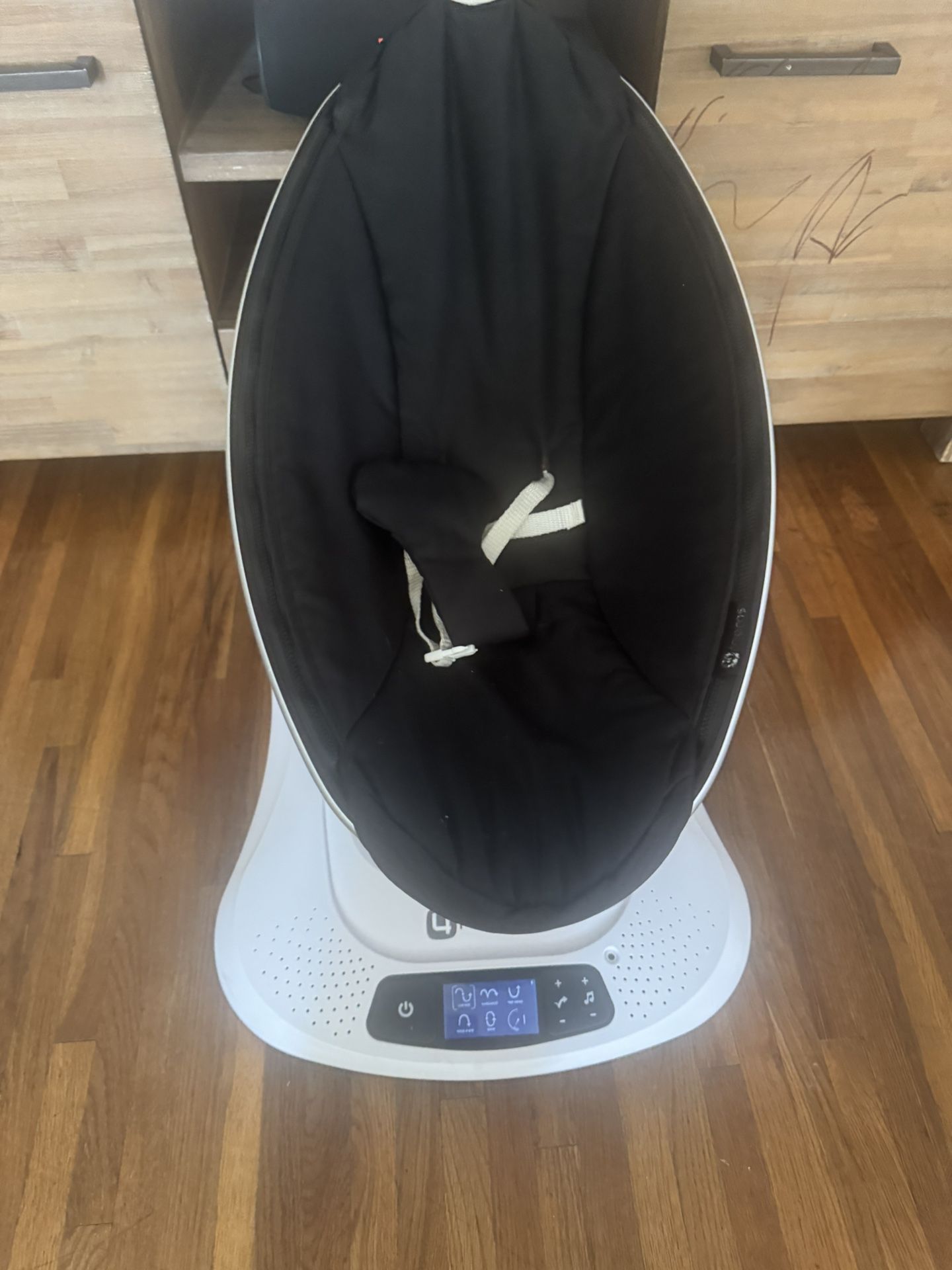 4moms mamaRoo Multi-Motion Baby Swing