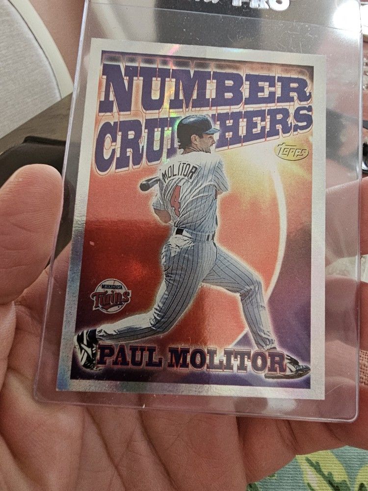 Paul Molitor Minnesota Twins '97 Topps Number Crunchers Insert Baseball Card