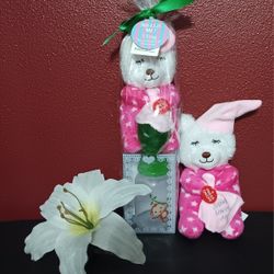 Pink baby bottle gift set