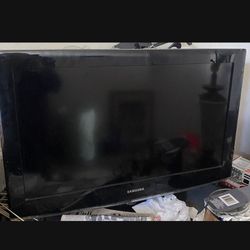 32” Samsung Television with Remote