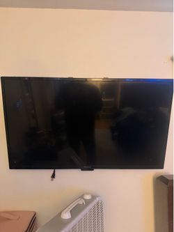 Westinghouse Flat Screen TV Wall Mounted