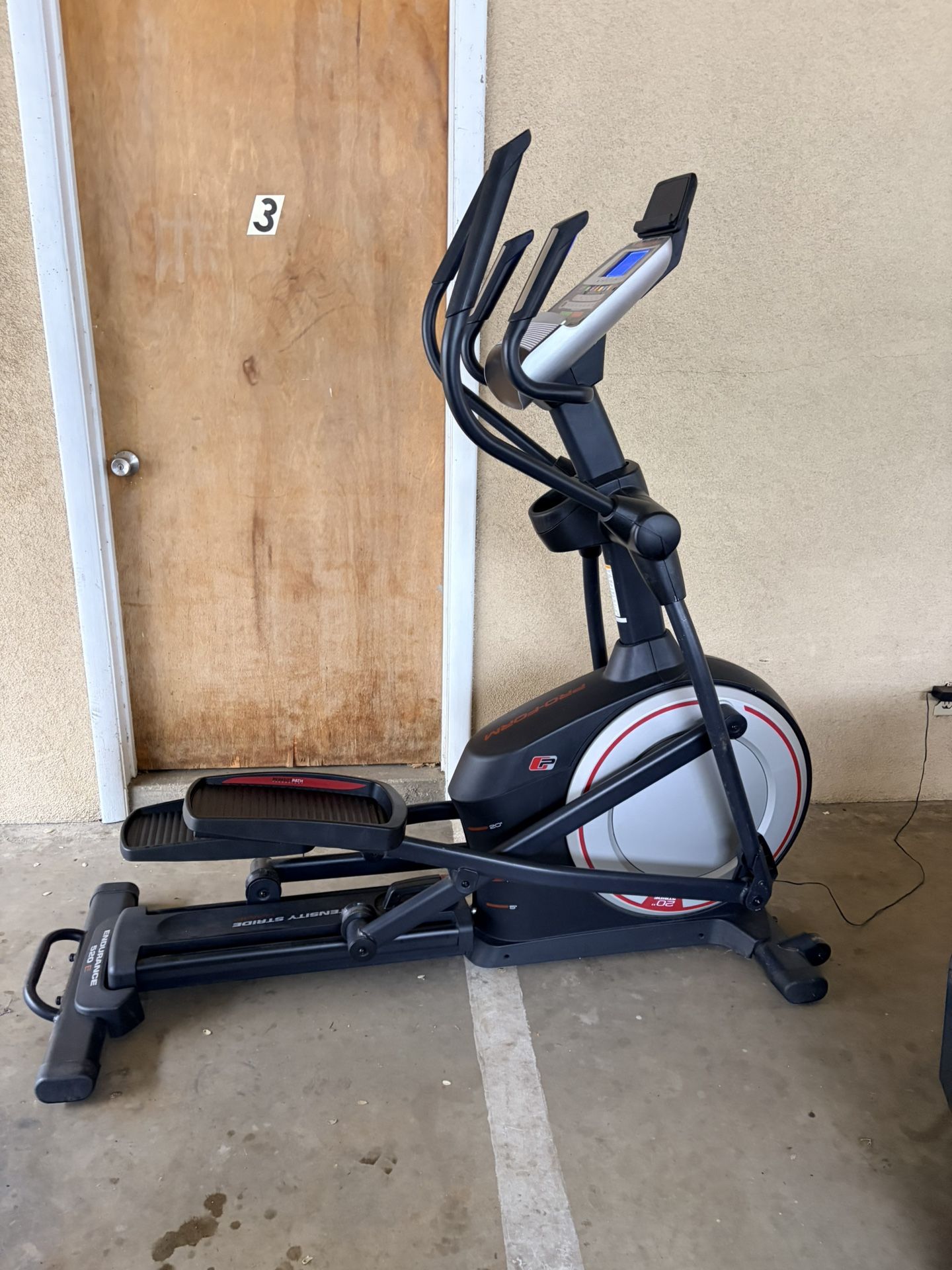Endurance 520 Elliptical Trainer