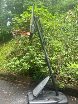 Portable/ adjustable Basketball hoop