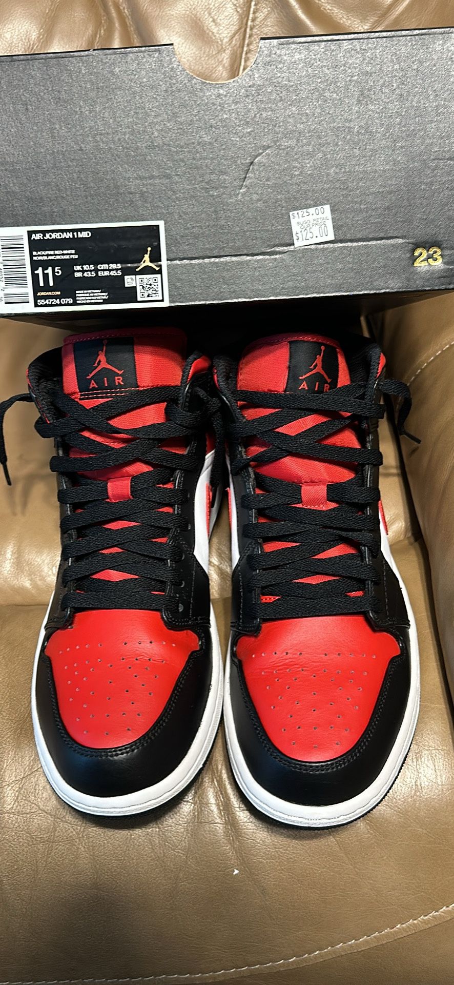 Men’s Size 11.5 Red Toe High Air Jordan 1 Mid Shoes 