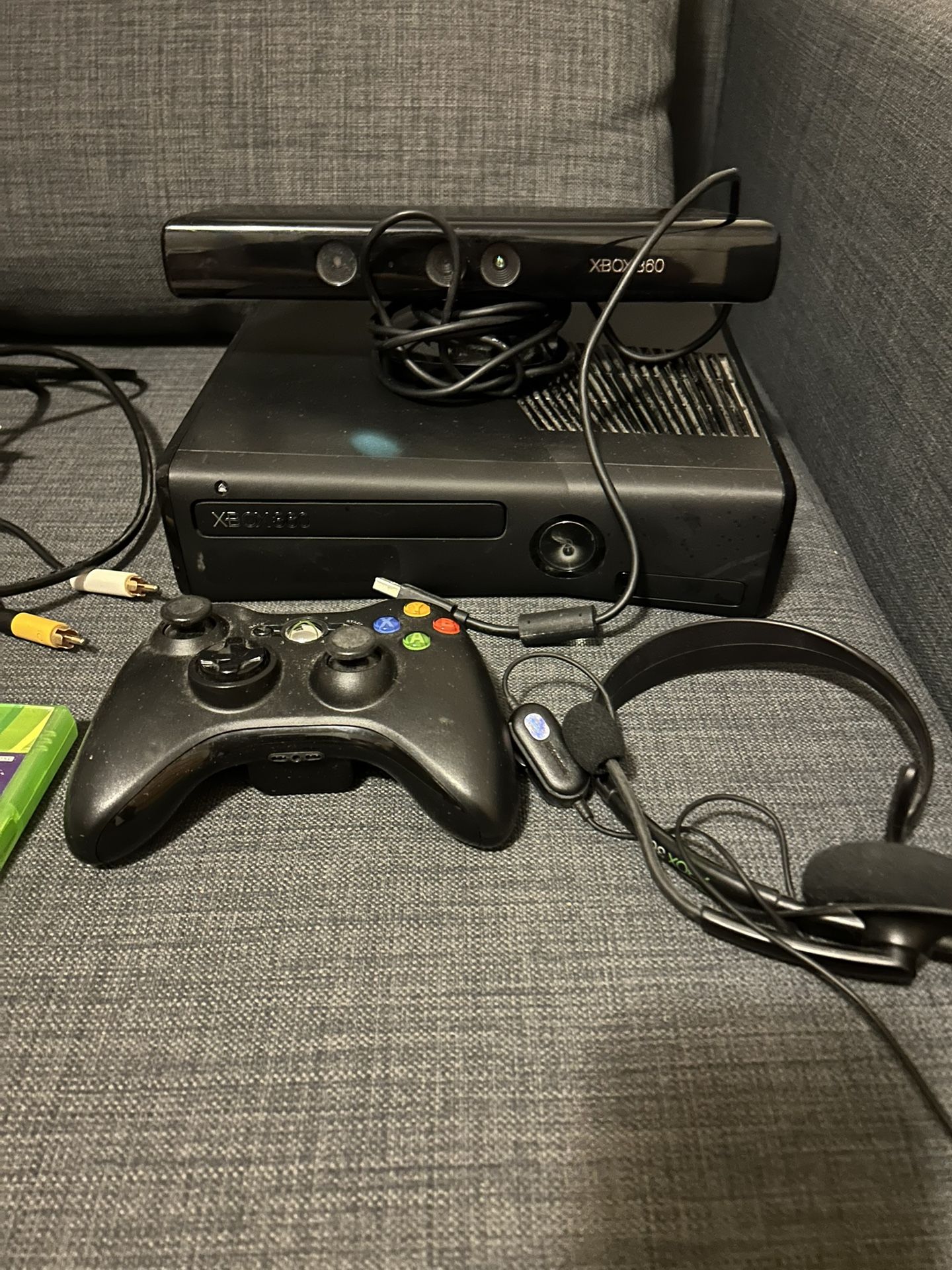 Xbox 360 + Accessories/Games