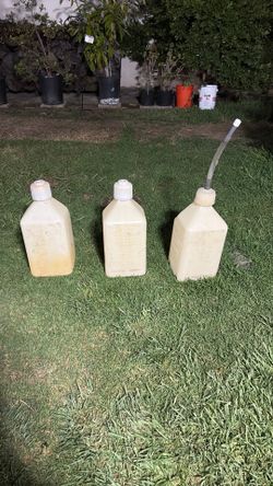 3 gas cans