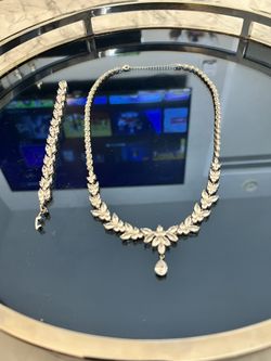 Allure Wedding Necklace And Bracelet(Retail $130)