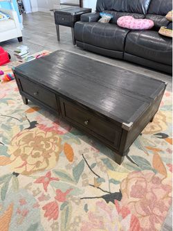 Ashley Furniture Lift-Top Coffee Table with Storage – Dark Gray/Black