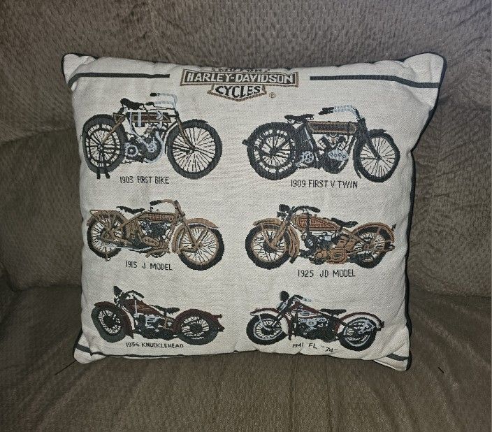 HARLEY DAVIDSON 15 X 15 PILLOW