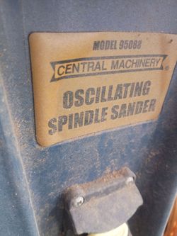Oscillating spindle sander