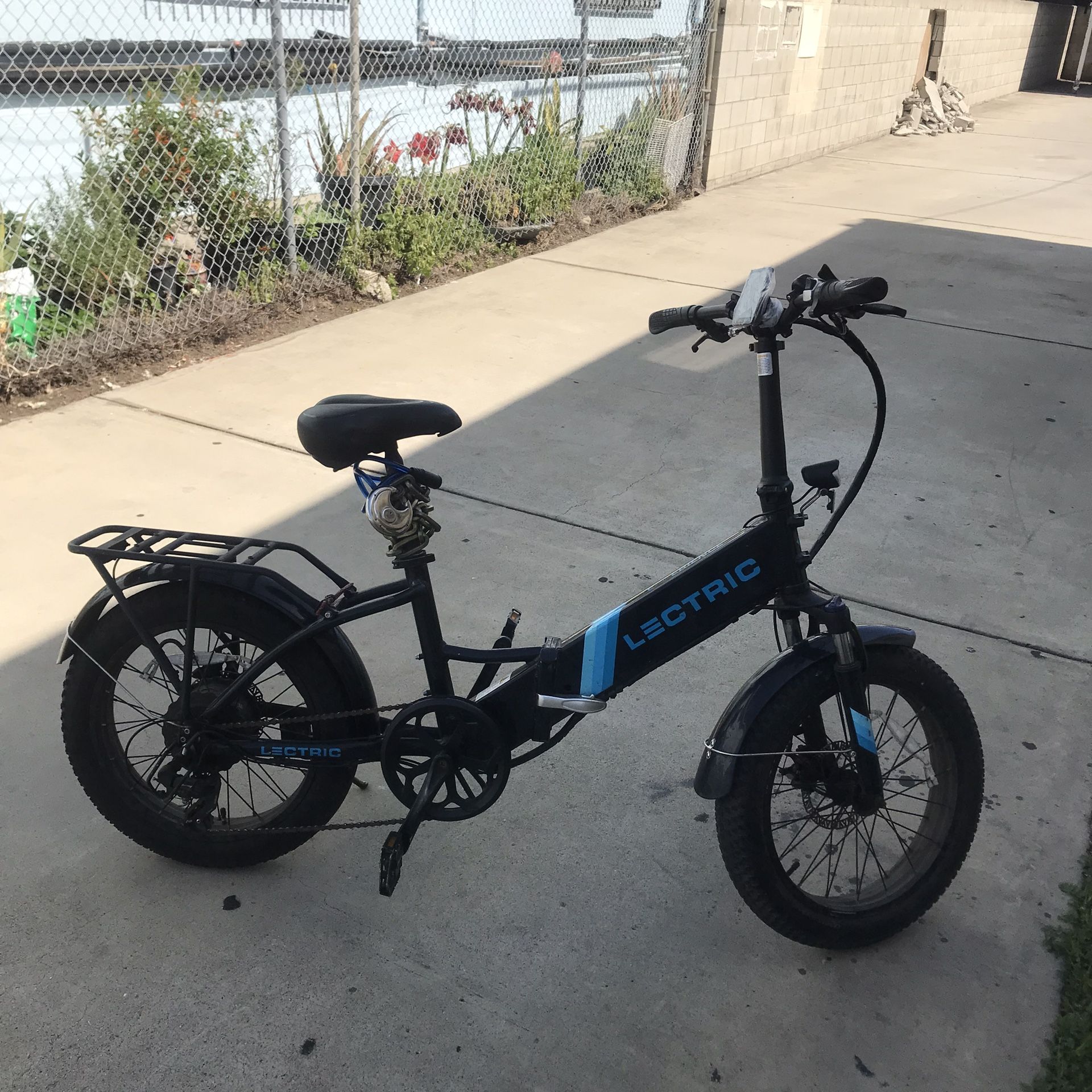 FOLDING ELECTRIC BIKE