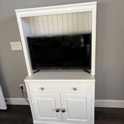 Bookshelf with cabinet