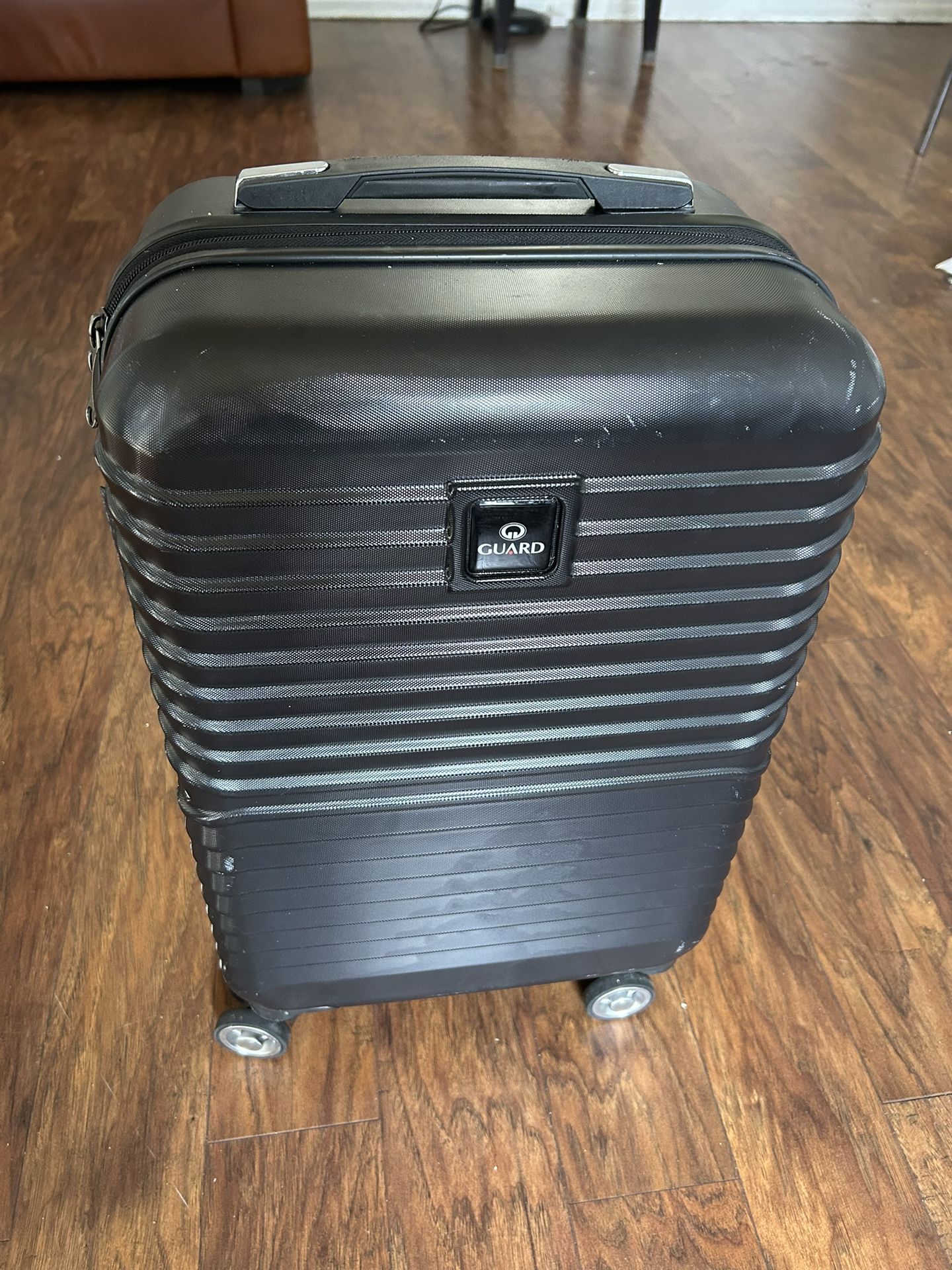 CHILDREN TRAVEL LUGGAGE BLACK The item is in good condition