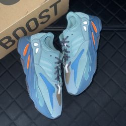 Yeezy 700 Faded Azure Size 9.5