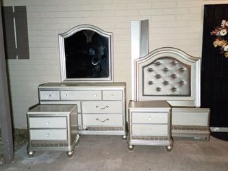 Bedroom set TWIN w/mattress (clean)