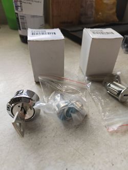 65 Ford Mustang ignition and trunk locks with keys