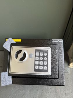 Personal safe box, combination & key black, new