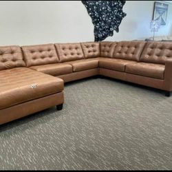 Brown Leather Large Sectional,Seccional,Couch// Delivery Available 