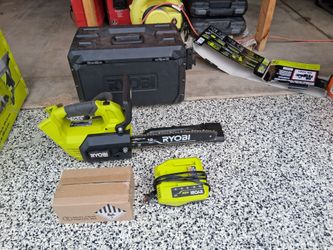 CHAINSAW RYOBI 40V BATTERY AND CHARGER INCLUDED