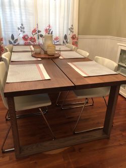 Oak top layer Dining table. Seats 6. New.