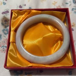 Genuine Burmese Light Lavender Jade Bangle