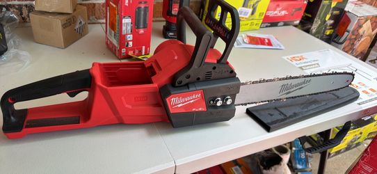 Milwaukee Tool 2727-20 18V M18 Fuel Cordless Chainsaw, 16 In Bar/Chain, Bare