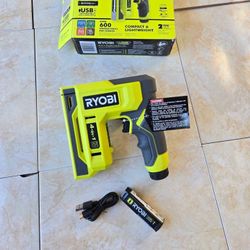 RYOBI USB Rechargeable Stapler KIT