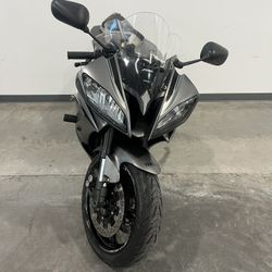Yamaha R6 
