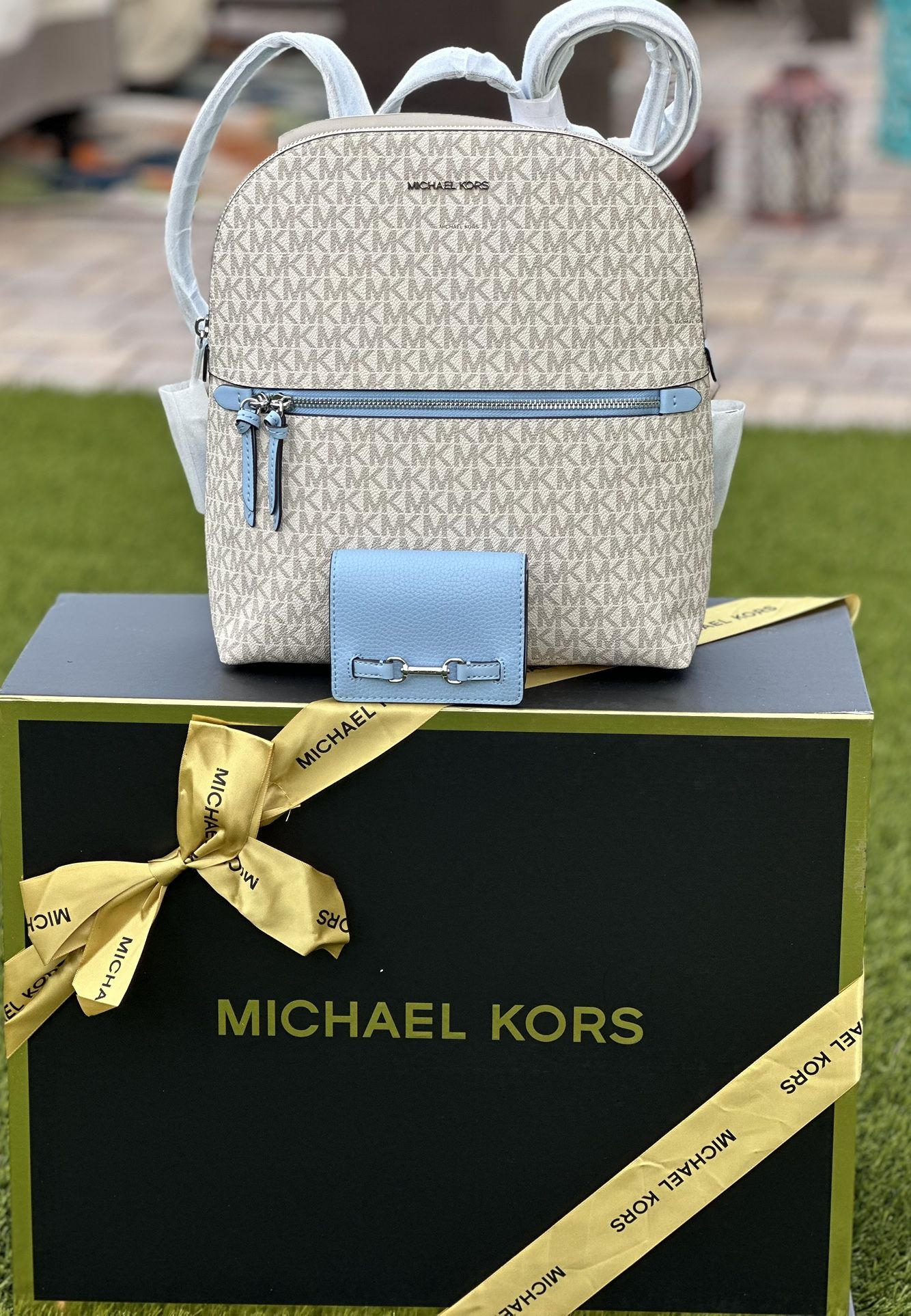 Michael Kors Dallas Medium Backpack with Wallet, New in Gift Box/Set MK nuevo en caja de Regalo