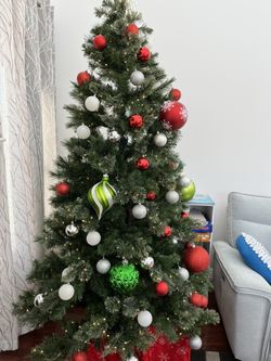 Pre-lit LED Light Christmas Tree