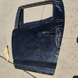 Chevy Colorado gmc canyon left rear door oem