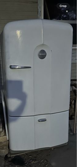 Vintage white late 1940’s Philco refrigerator works
