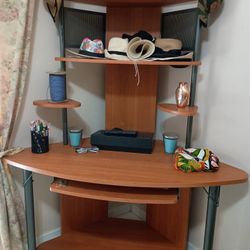 COMPUTER DESK-SHELVES 