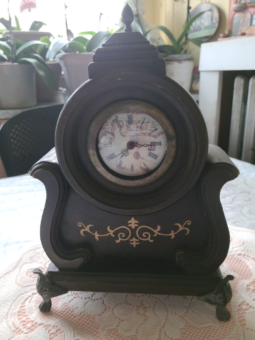 Clock style vintage