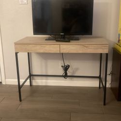 SAMSUNG TV + OFFICE DESK w/ POWER connections🔥ONLY $60! 