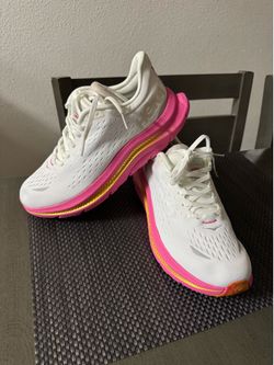 HOKA Shoes size 8.5 2E de hombre/ 9.5 de mujer,