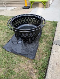 Outdoor Steel Fire Pit with Diamond Mesh