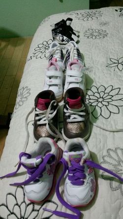 5 pair's of baby shoe's size 4 Reebok, new balance. Keswiss. Baby fhat zise 0 . Nike size 5